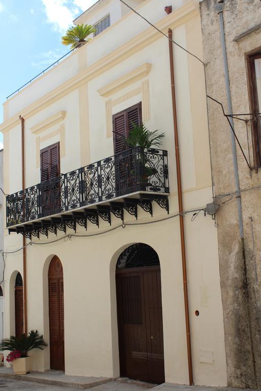 Palazzo Taormina Apartment Castellammare del Golfo Luaran gambar