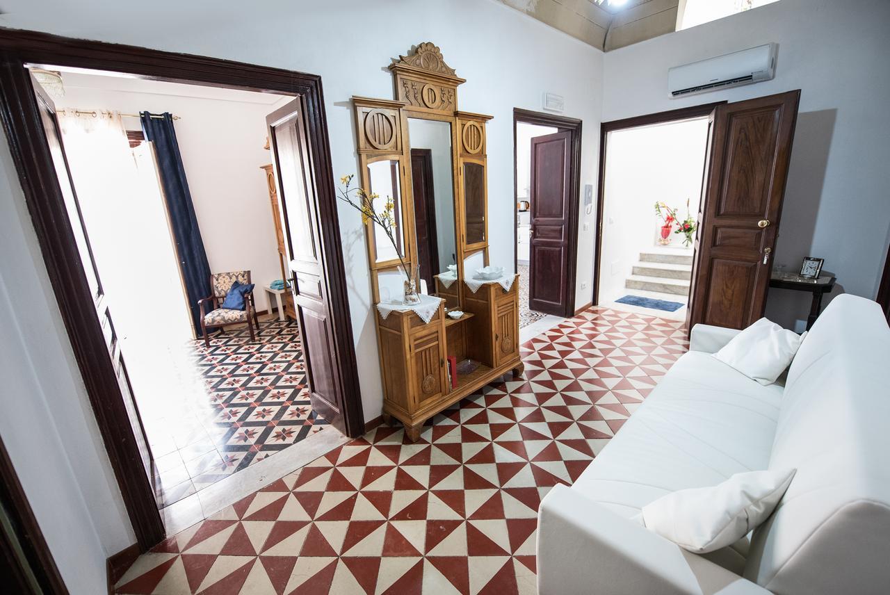 Palazzo Taormina Apartment Castellammare del Golfo Luaran gambar