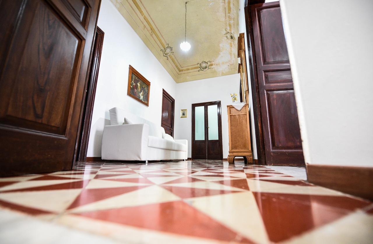 Palazzo Taormina Apartment Castellammare del Golfo Luaran gambar
